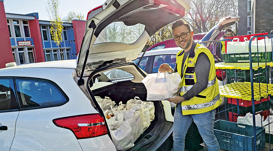 HHLA-Auszubildende belieferten Kinder w&auml;hrend des Lockdowns mit einer warmen Mahlzeit. (Foto)