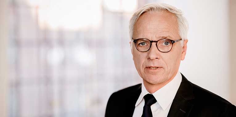 Dr. Roland Lappin (photo)