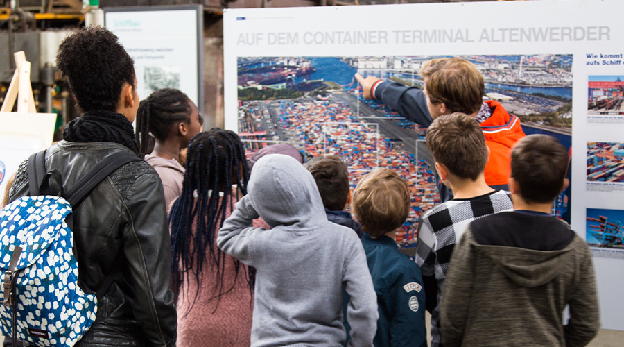 &ldquo;Hafen-Scouts&rdquo; explore maritime logistics (Foto)